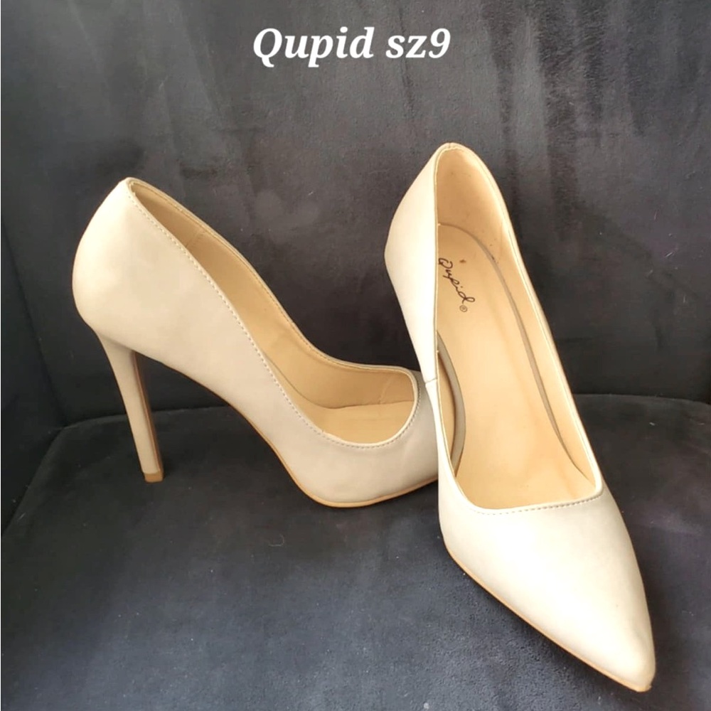 Qupid 4” Light Gray Heels. Like New!